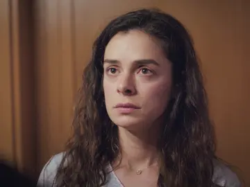 Avance de ‘Mujer’: La convivencia de Sarp con Bahar y Piril en la misma casa, a punto de estallar Avance de ‘Mujer’: La convivencia de Sarp con Bahar y Piril en la misma casa, a punto de estallar