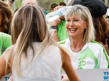 Olivia Newton-John y su hija Chloe Lattanzi Olivia Newton-John y su hija Chloe Lattanzi