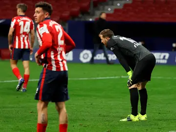 Los jugadores del Atlético de Madrid Jan Oblack y José María Giménez Los jugadores del Atlético de Madrid Jan Oblack y José María Giménez