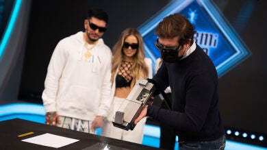 Marron presenta el imbatible borrador láser que hace desaparecer cualquier cosa