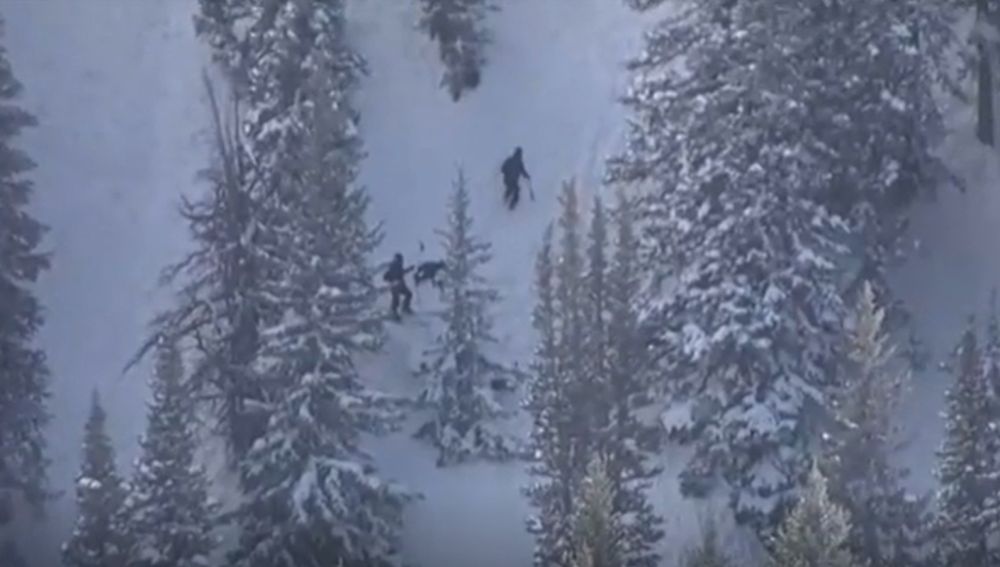 Mueren 4 jóvenes esquiadores sepultados por un alud de nieve en Utah (Estados Unidos)
