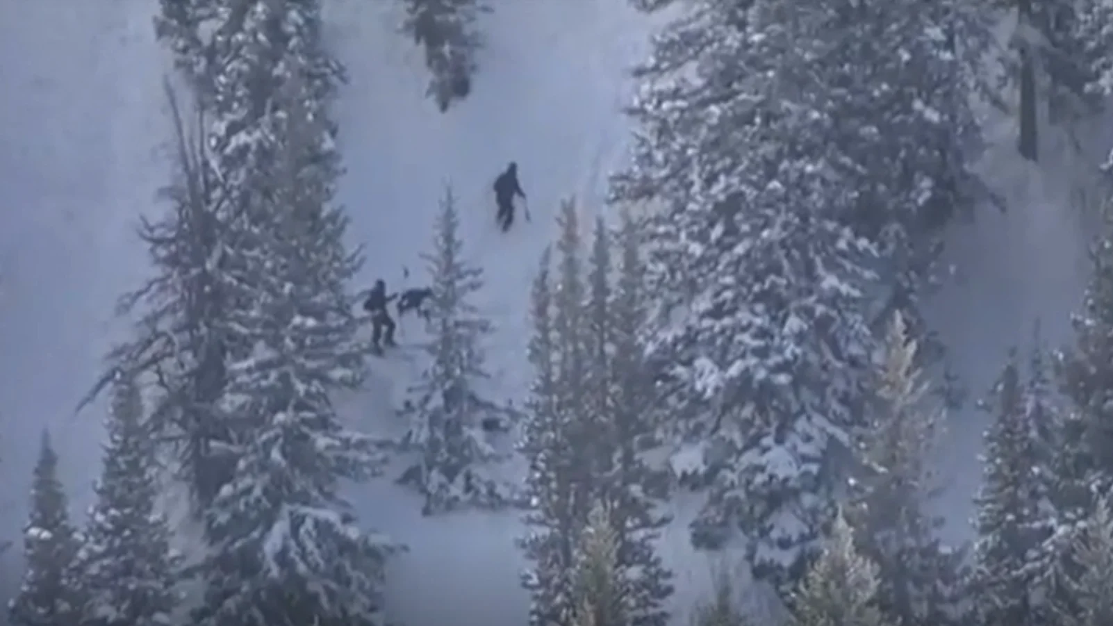 Mueren 4 jóvenes esquiadores sepultados por un alud de nieve en Utah (Estados Unidos) Mueren 4 jóvenes esquiadores sepultados por un alud de nieve en Utah (Estados Unidos)