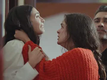 Bahar llega a las manos con Piril al descubrir su gran secreto Bahar llega a las manos con Piril al descubrir su gran secreto
