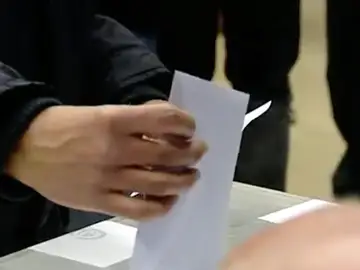 Gente votando Gente votando