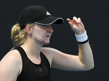 Francesca Jones, la tenista con 4 dedos en cada mano, debuta en Australia: "Me dijeron que no podría jugar"