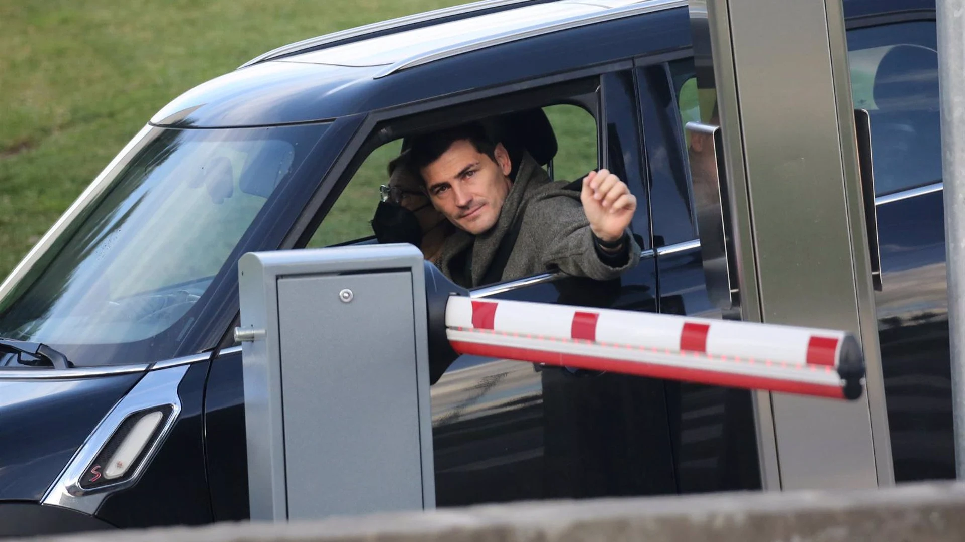 Iker Casillas llegando al hospital Iker Casillas llegando al hospital