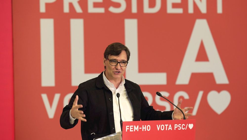 El candidato del PSC a las elecciones catalanas, Salvador Illa, en un acto de campaña