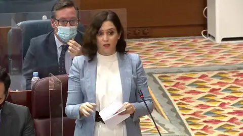 Isabel Díaz Ayuso a Isa Serra: "el colega que rotula en TVE" debería ponerte "portavoz de Podemos y condenada" Isabel Díaz Ayuso a Isa Serra: "el colega que rotula en TVE" debería ponerte "portavoz de Podemos y condenada"
