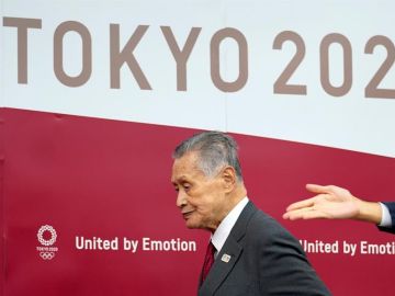 Dimite Yoshiro Mori, presidente del comité organizador de los Juegos de Tokio 2020, por su comentarios machistas
