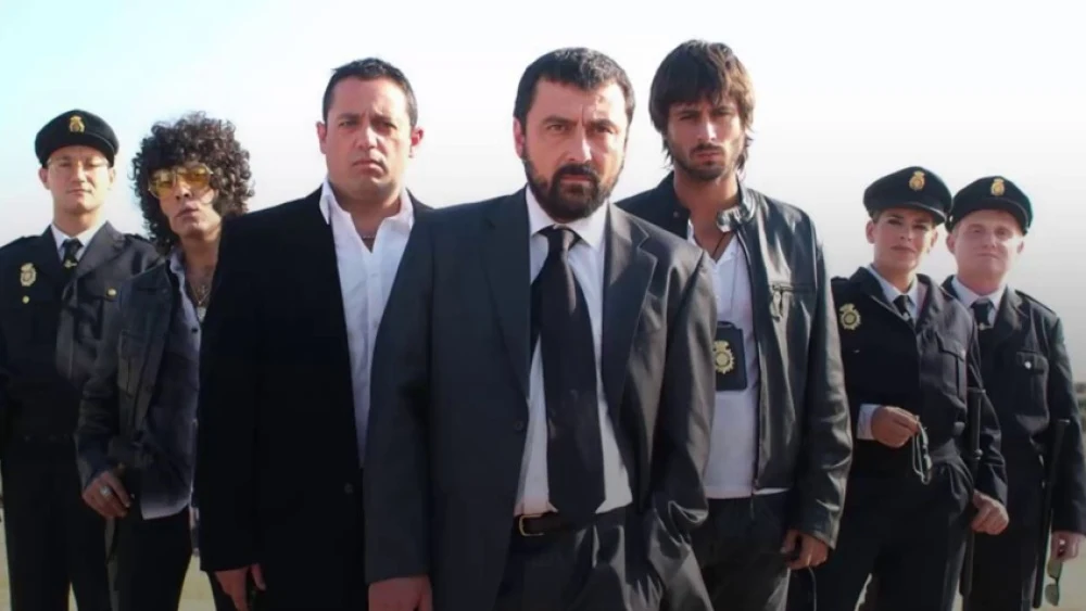 La emotiva visita sorpresa al rodaje de 'Los hombres de Paco': "Ha venido Dios a vernos" La emotiva visita sorpresa al rodaje de 'Los hombres de Paco': "Ha venido Dios a vernos"