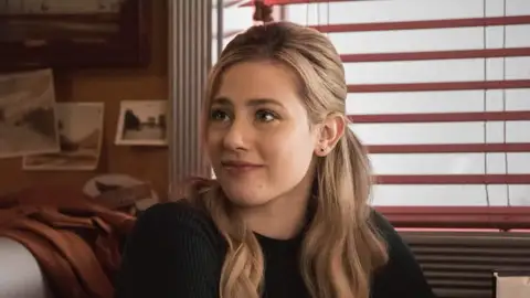 Lili Reinhart como Betty en el 5x04 de 'Riverdale'