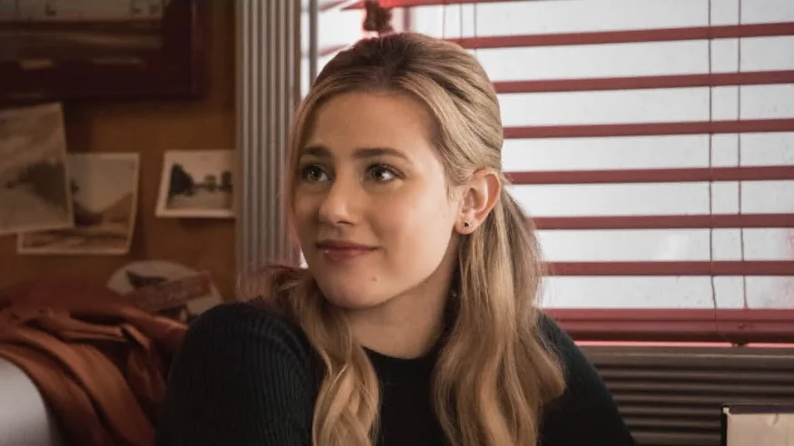 Lili Reinhart como Betty en el 5x04 de 'Riverdale'