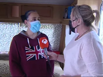Una familia vive en una caravana por la crisis del coronavirus Una familia vive en una caravana por la crisis del coronavirus