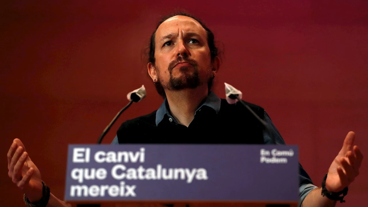 El vicepresidente segundo del Gobierno y líder de Podemos, Pablo Iglesias, durante un acto de la campaña electoral catalana El vicepresidente segundo del Gobierno y líder de Podemos, Pablo Iglesias, durante un acto de la campaña electoral catalana