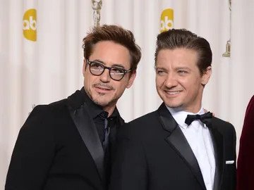 Jeremy Renner con Robert Downey Jr. Jeremy Renner con Robert Downey Jr.