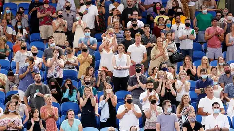 Melbourne se confina por un rebrote de coronavirus y el Open de Australia sigue pero sin público en las gradas Melbourne se confina por un rebrote de coronavirus y el Open de Australia sigue pero sin público en las gradas
