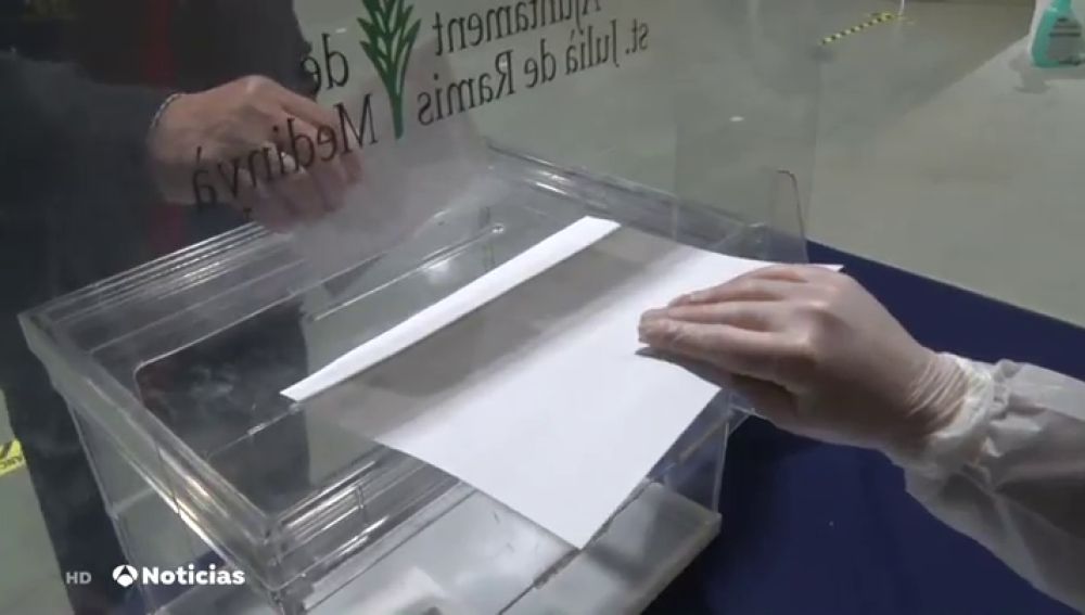 Se entregan casi 34.000 alegaciones de miembros de mesas de las elecciones de Cataluña que piden no acudir 