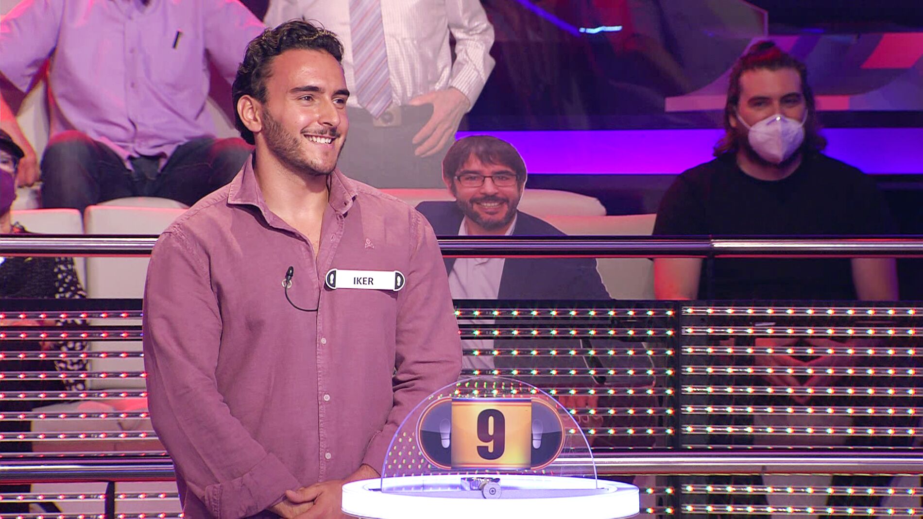 La hilarante relaci&oacute;n entre waterpolo y cocina: Arturo Valls sorprende a un deportista en &lsquo;&iexcl;Ahora caigo!&rsquo; 