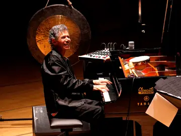 El pianista estadounidese Chick Corea durante su actuación en el Palau de Les Arts de Valéncia en marzo de 2020 El pianista estadounidese Chick Corea durante su actuación en el Palau de Les Arts de Valéncia en marzo de 2020