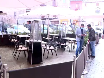 Así funciona el QR que registra a los clientes de bares en Castilla-La Mancha para rastrear el coronavirus Así funciona el QR que registra a los clientes de bares en Castilla-La Mancha para rastrear el coronavirus