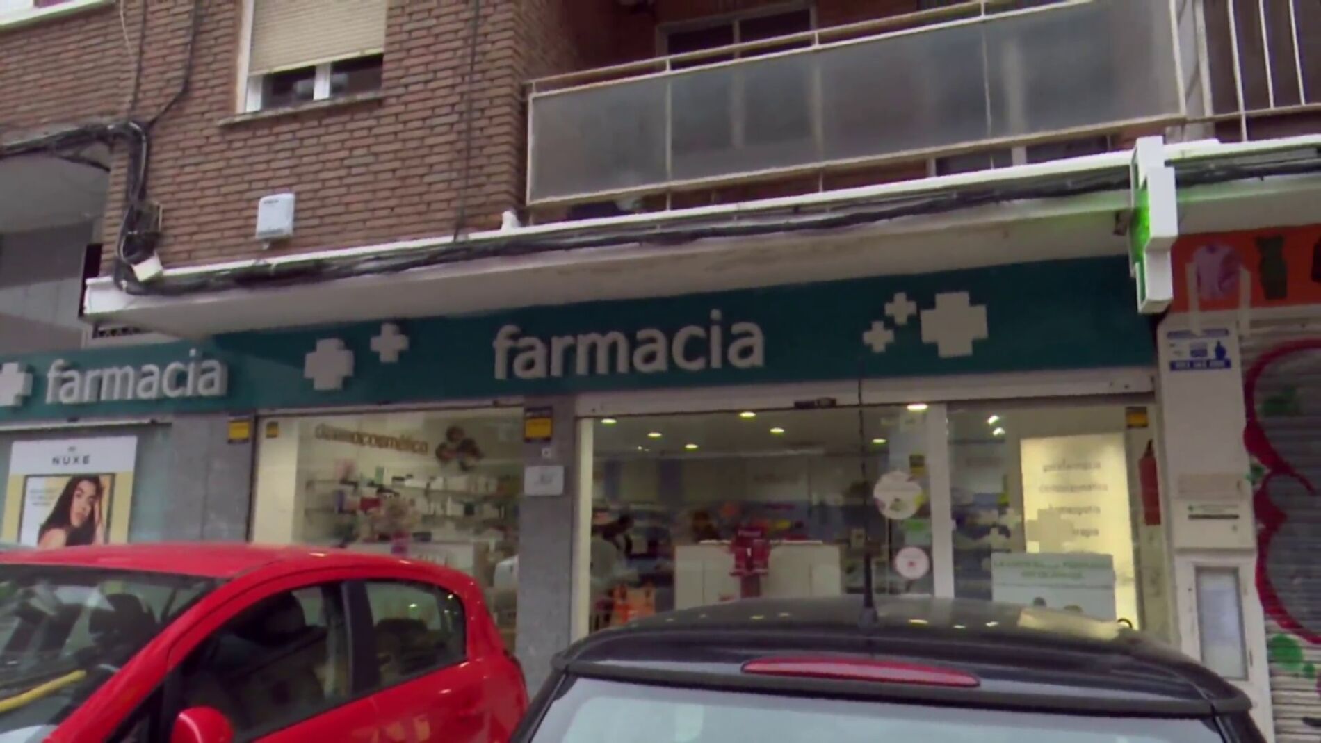 Una farmac&eacute;utica recupera su dedo tras un atraco