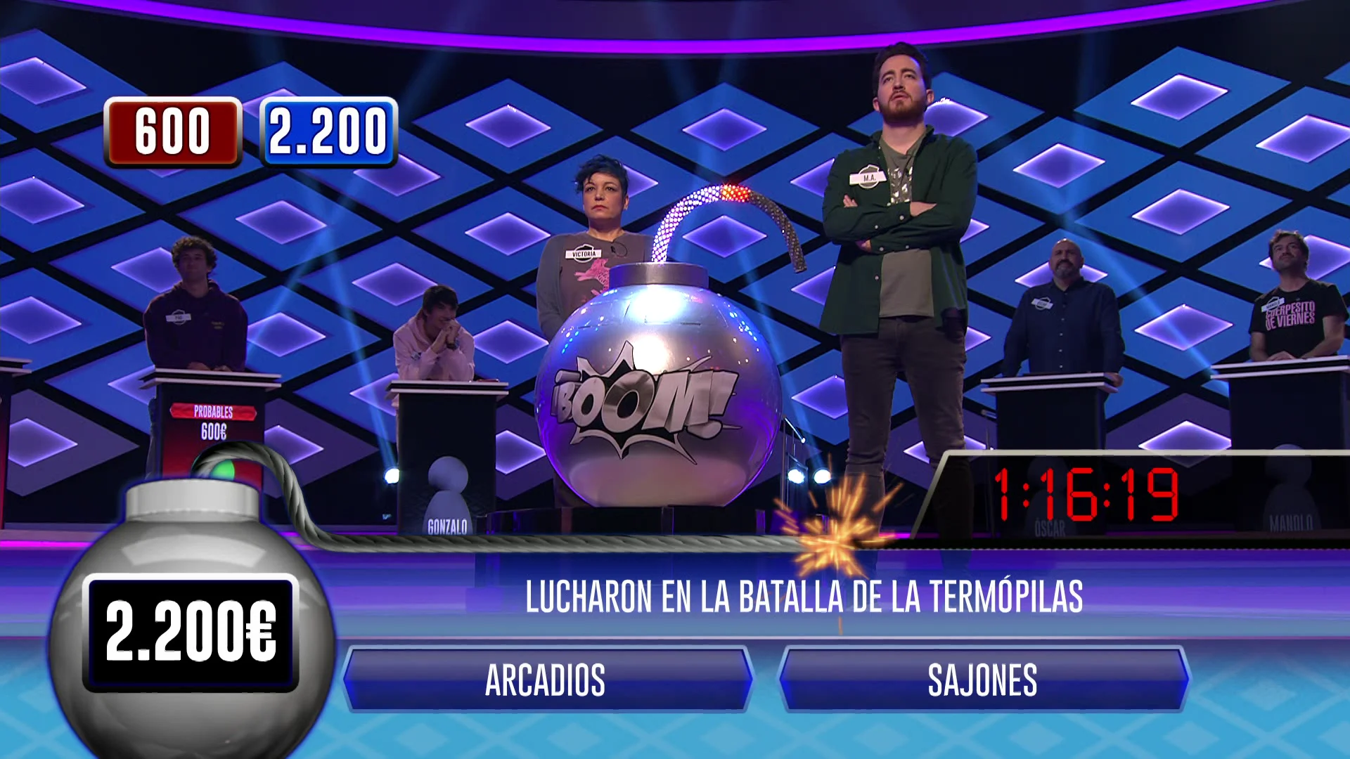 Victoria y M. A. arreglan el apuro de ‘Los dispersos’ con un solo error en la bomba estratégica Victoria y M. A. arreglan el apuro de ‘Los dispersos’ con un solo error en la bomba estratégica