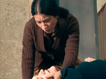 Manolita se revela en el motín y pide auxilio a gritos Manolita se revela en el motín y pide auxilio a gritos