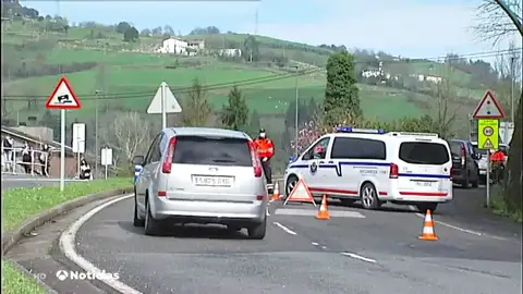 Controles en Tolosa para impedir la entrada de turistas por el carnaval Controles en Tolosa para impedir la entrada de turistas por el carnaval