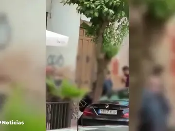 Detenidos dos agentes de la Policía Nacional acusados de agredir a un hombre y a su hija Detenidos dos agentes de la Policía Nacional acusados de agredir a un hombre y a su hija
