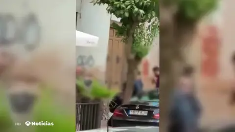 Detenidos dos agentes de la Policía Nacional acusados de agredir a un hombre y a su hija Detenidos dos agentes de la Policía Nacional acusados de agredir a un hombre y a su hija