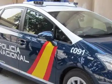 A3 Noticias Fin de Semana (13-02-21) Detenidos dos agentes de la Policía Nacional acusados de agredir a un hombre y a su hija A3 Noticias Fin de Semana (13-02-21) Detenidos dos agentes de la Policía Nacional acusados de agredir a un hombre y a su hija