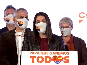 Inés Arrimadas, tras el batacazo electoral de Ciudadanos: "Se avecinan años duros por el resultado de las elecciones en Cataluña 2021" Inés Arrimadas, tras el batacazo electoral de Ciudadanos: "Se avecinan años duros por el resultado de las elecciones en Cataluña 2021"