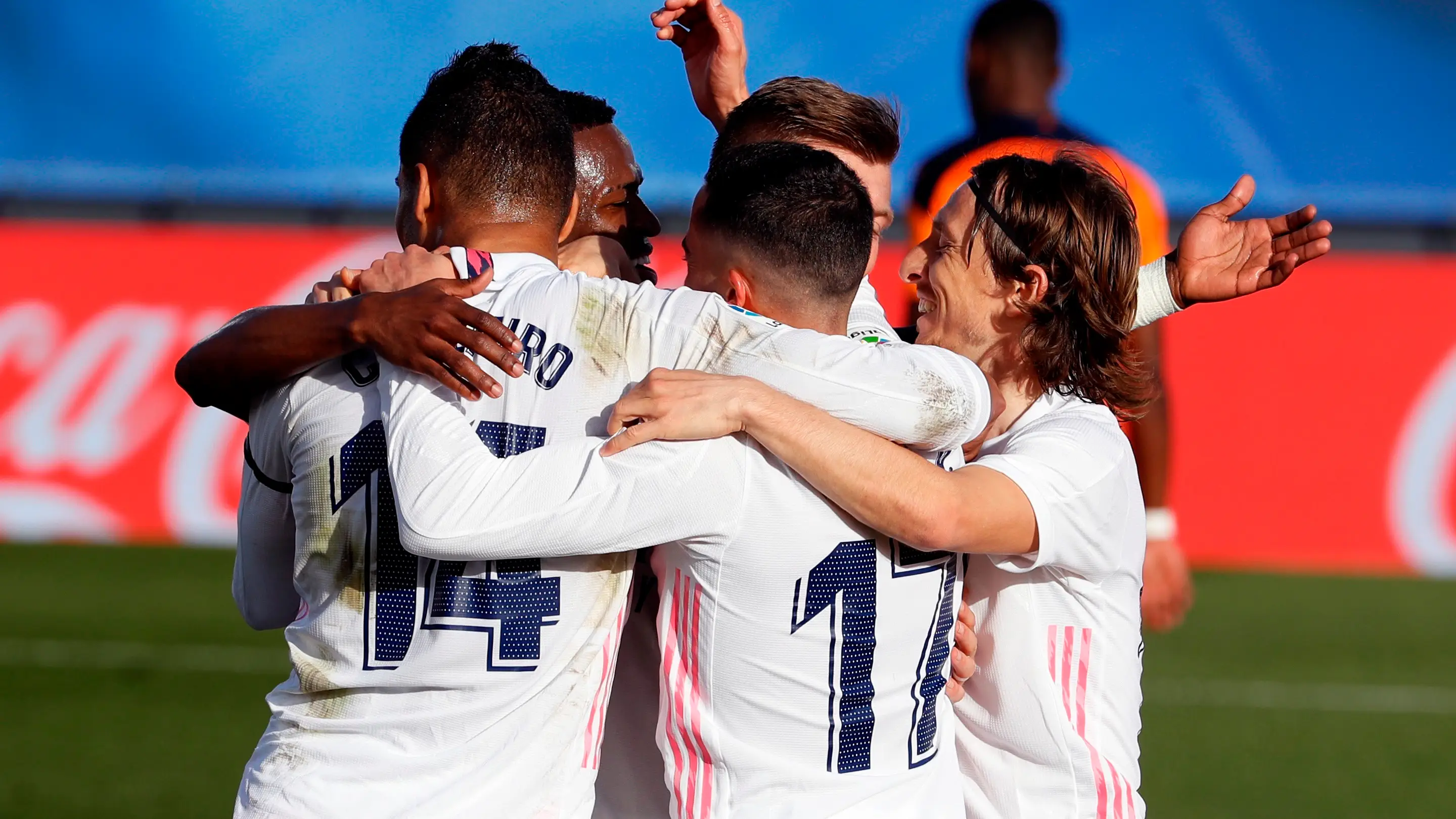 El Real Madrid celebra un gol en la victoria ante el Valencia