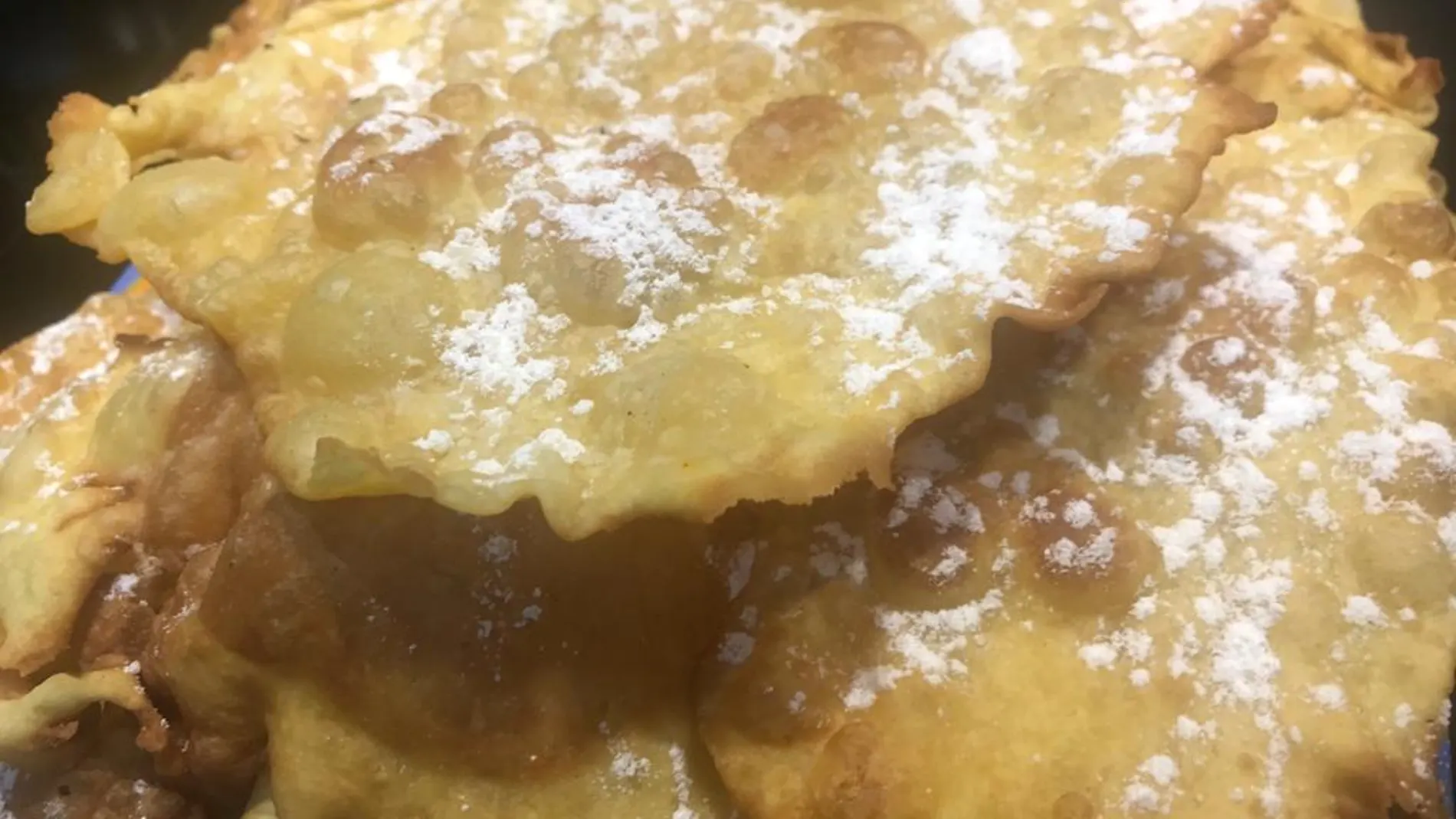 Receta de cocina de las orejas de carnaval. Gastronomía gallega Receta de cocina de las orejas de carnaval. Gastronomía gallega