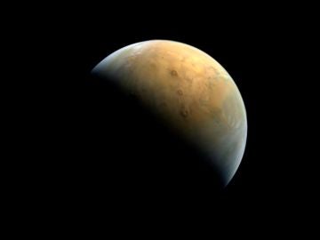 Primera imagen de Marte de Emiratos Arabes