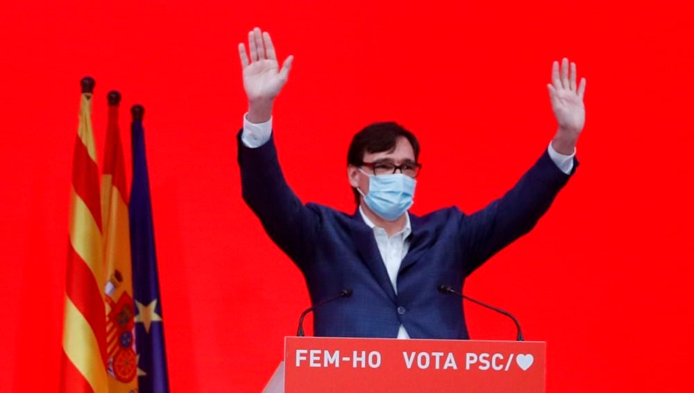 Salvador Illa celebra su victoria en votos en las elecciones catalanas
