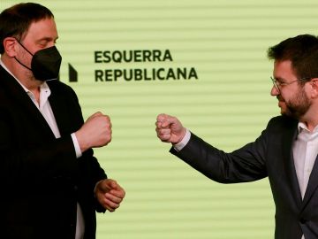 Oriol Junqueras y Pere Aragonès, en la noche electoral catalana.