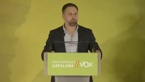 Santiago Abascal (Vox): "Estos 11 escaños en las elecciones en Cataluña 2021 son una gesta histórica" Santiago Abascal (Vox): "Estos 11 escaños en las elecciones en Cataluña 2021 son una gesta histórica"