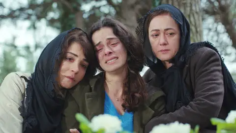 La despedida más amarga para Bahar: “Perdóname, querida Yeliz” La despedida más amarga para Bahar: “Perdóname, querida Yeliz”