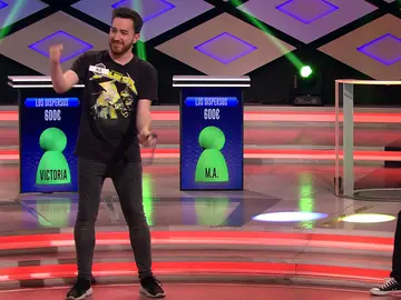 ¡Se mueve al ritmo de la música! ABBA consigue lo imposible con M. A. ¡Se mueve al ritmo de la música! ABBA consigue lo imposible con M. A.