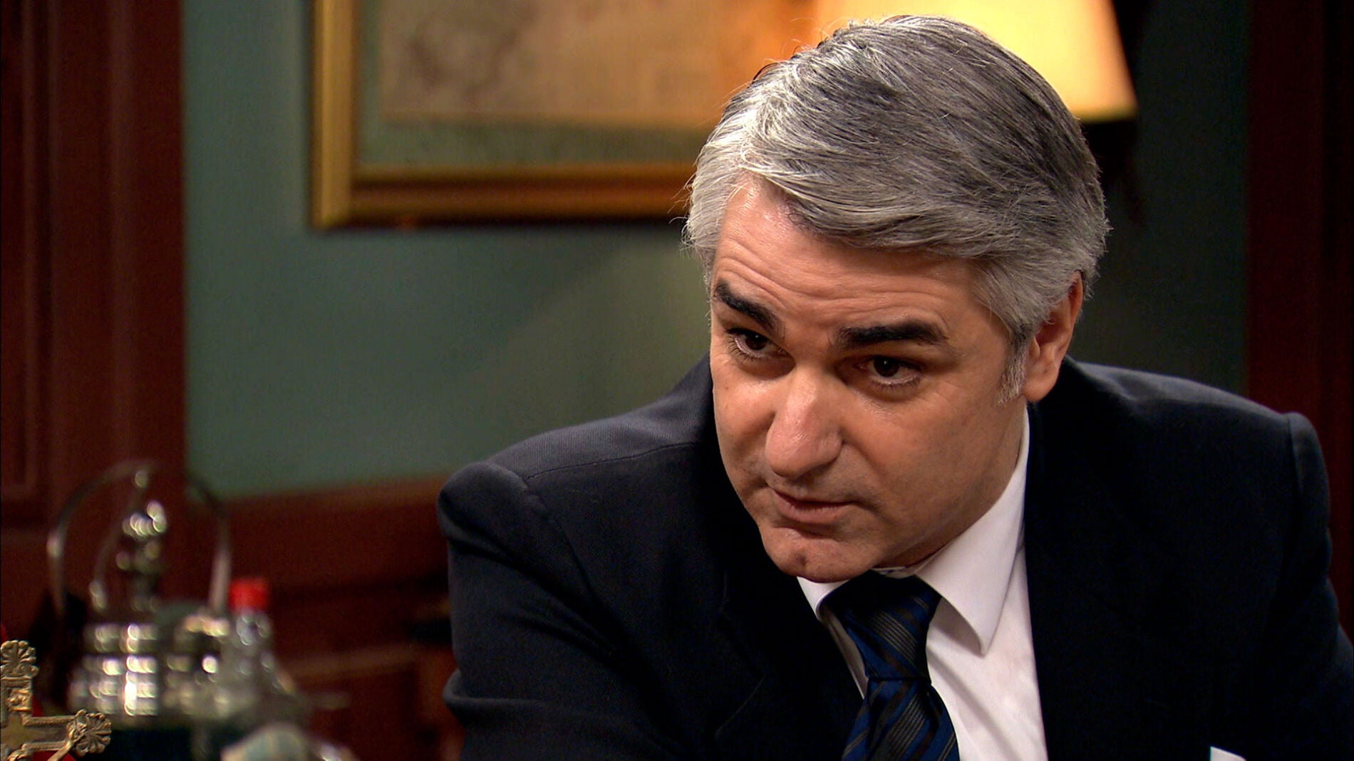 Juan le pide dos importante favores a Beltr&aacute;n