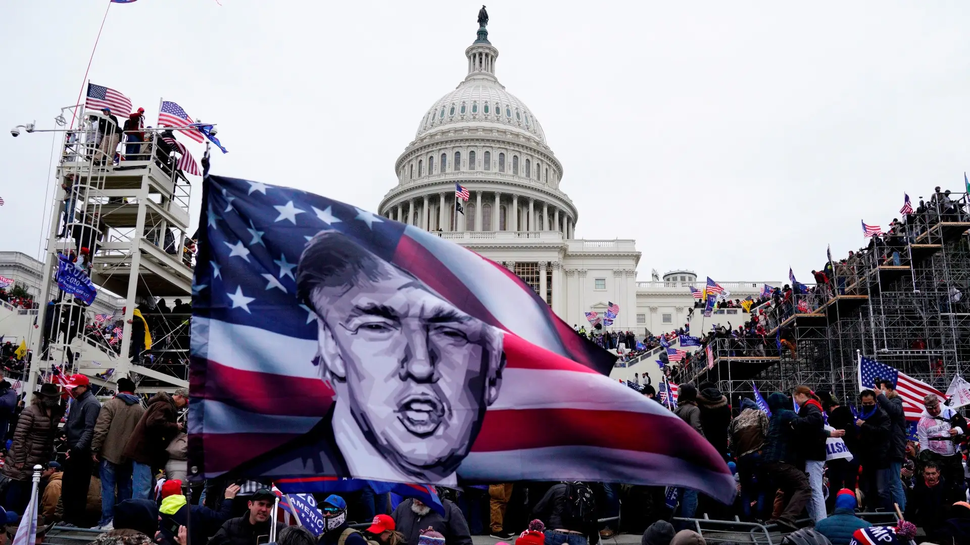 Partidarios de Donald Trump, durante el asalto al Capitolio
