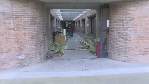 Así ha quedado el rectorado de la Universidad de Lleida tras el encierro de Hasél Así ha quedado el rectorado de la Universidad de Lleida tras el encierro de Hasél