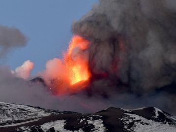 El volcán Etna entra en erupción