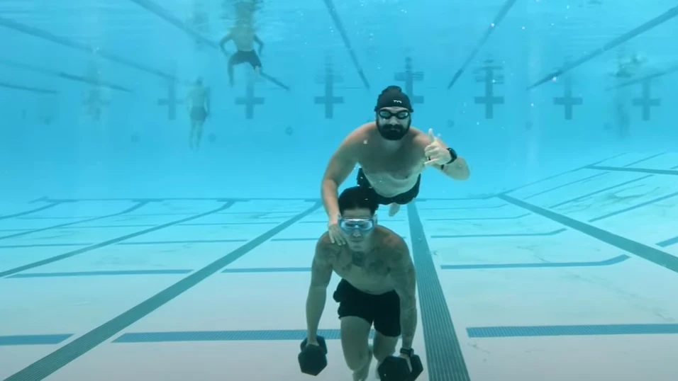Una empresa de California adapta los entrenamientos militares a la preparación de los surfistas de olas gigantes Una empresa de California adapta los entrenamientos militares a la preparación de los surfistas de olas gigantes