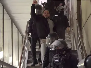 Hasél es detenido en el rectorado de la Universidad de Lleida. Hasél es detenido en el rectorado de la Universidad de Lleida.