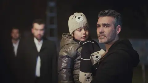 Sarp frustra el plan de Bahar y toma represalias con Nisan y Doruk Sarp frustra el plan de Bahar y toma represalias con Nisan y Doruk