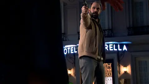 Dos vecinos, testigos de un asesinato en plena plaza de los Frutos Dos vecinos, testigos de un asesinato en plena plaza de los Frutos