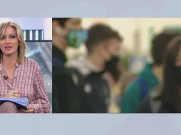 Padre alumnas sin mascarilla. Padre alumnas sin mascarilla.