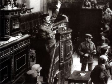 Antonio Tejero durante el intento de golpe de estado en Madrid el 23F